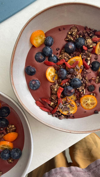 HOT BEETROOT CHOCOLATE BREAKFAST BOWL